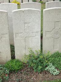 Bethune Town Cemetery - Hutchinson, F J T