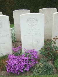 Bethune Town Cemetery - Hutton, Alexander