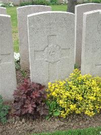 Bethune Town Cemetery - Iddenden, Frank Alfred