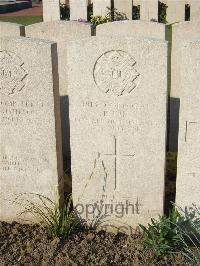 Bethune Town Cemetery - Innes, John Reid