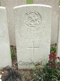 Bethune Town Cemetery - Izard, William John