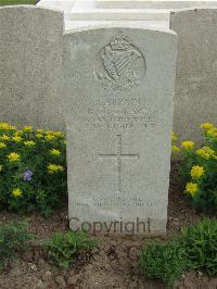 Bethune Town Cemetery - Jeffares, R T