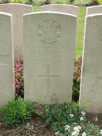 Bethune Town Cemetery - Jones, E