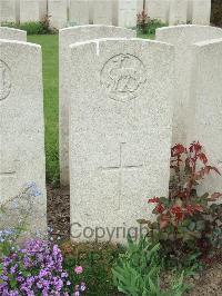Bethune Town Cemetery - Jones, G