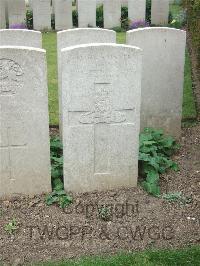 Bethune Town Cemetery - Jones, J L