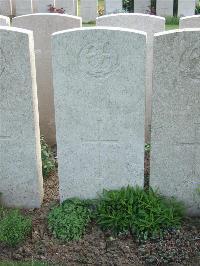 Bethune Town Cemetery - Jones, L
