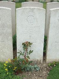 Bethune Town Cemetery - Jones, N