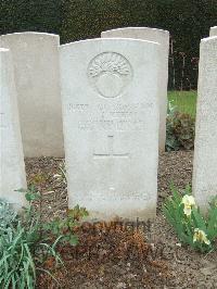 Bethune Town Cemetery - Keen, Francis John