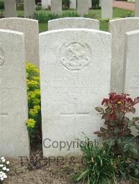 Bethune Town Cemetery - Kent, A
