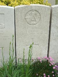 Bethune Town Cemetery - King, T