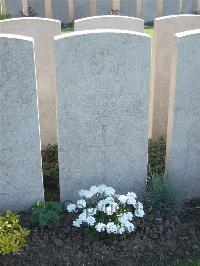 Bethune Town Cemetery - Knight, John Edward