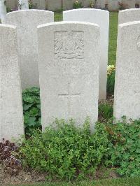 Bethune Town Cemetery - Knott, Harold