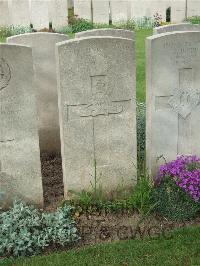 Bethune Town Cemetery - Knox, J W