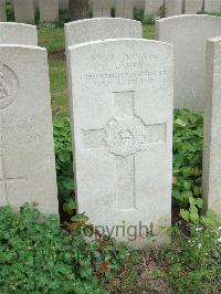 Bethune Town Cemetery - Lakey, C