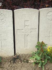 Bethune Town Cemetery - Larvin, Dennis