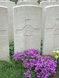 Bethune Town Cemetery - Lees, Thomas