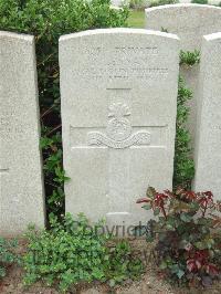 Bethune Town Cemetery - Lennan, D
