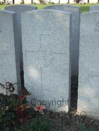 Bethune Town Cemetery - Leslie, S B