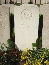 Bethune Town Cemetery - Lewis, R