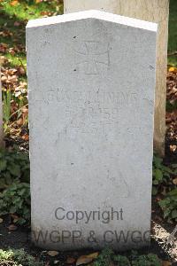 Bethune Town Cemetery - Lining, Gustav