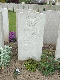 Bethune Town Cemetery - Linley, C