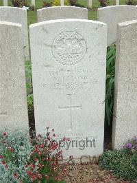 Bethune Town Cemetery - Lloyd, W J