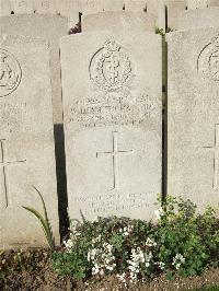 Bethune Town Cemetery - Long, William Thomas