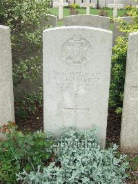 Bethune Town Cemetery - Longhurst, E J