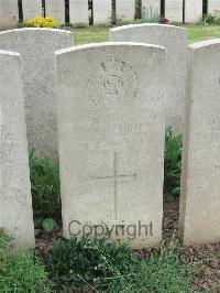 Bethune Town Cemetery - Lonsdale, T W