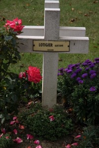 Bethune Town Cemetery - Lotigier, Gustave
