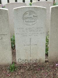 Bethune Town Cemetery - Loveridge, F W