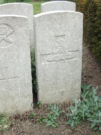 Bethune Town Cemetery - Lye, C A