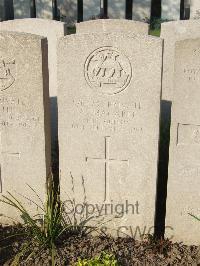 Bethune Town Cemetery - MacAree, A