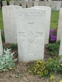 Bethune Town Cemetery - MacDonald, W