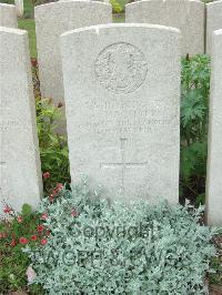 Bethune Town Cemetery - MacIver, D