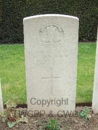 Bethune Town Cemetery - MacKenzie, Roderick Ian