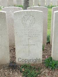 Bethune Town Cemetery - MacNaughton, Robert