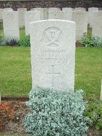 Bethune Town Cemetery - MacPherson, Duncan Stuart Ross