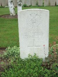 Bethune Town Cemetery - Madore, William Douglas