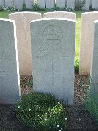 Bethune Town Cemetery - Magill, R