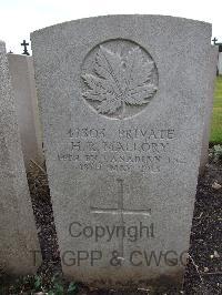 Bethune Town Cemetery - Mallory, Harold Reginald