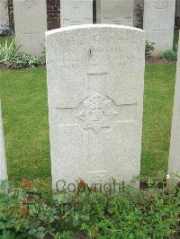 Bethune Town Cemetery - Manning, W