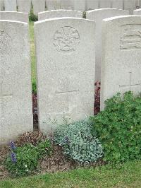 Bethune Town Cemetery - Massey, L