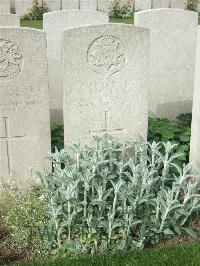 Bethune Town Cemetery - Matthew, A T