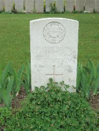 Bethune Town Cemetery - Matthews, Godfrey Estcourt