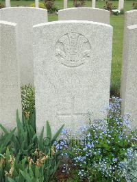 Bethune Town Cemetery - Matthews, R