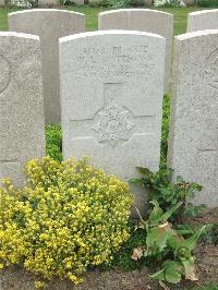 Bethune Town Cemetery - Matthews, W L