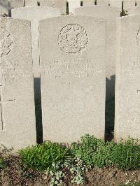 Bethune Town Cemetery - McCallum, Donald Ritchie