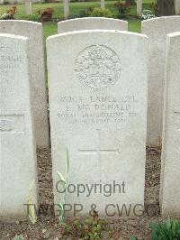 Bethune Town Cemetery - McDonald, P