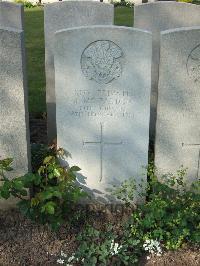 Bethune Town Cemetery - McFadden, J